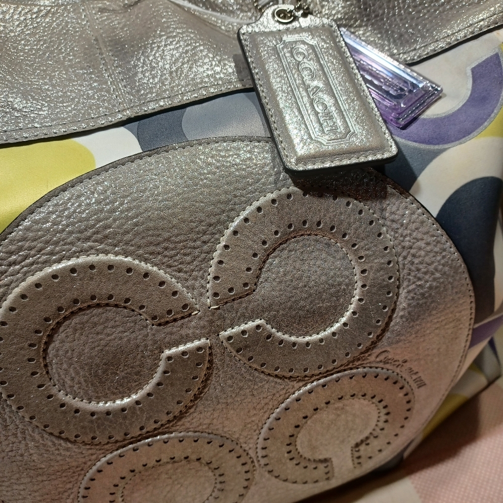 Coach Julia - image 2